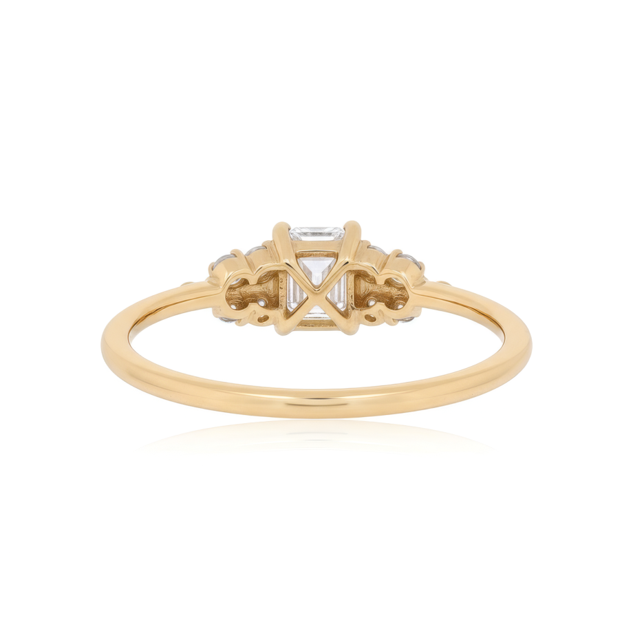 Solitaire Engagement Ring 18K Rose Gold Solitaire Engagement Ring 18K Rose Gold
